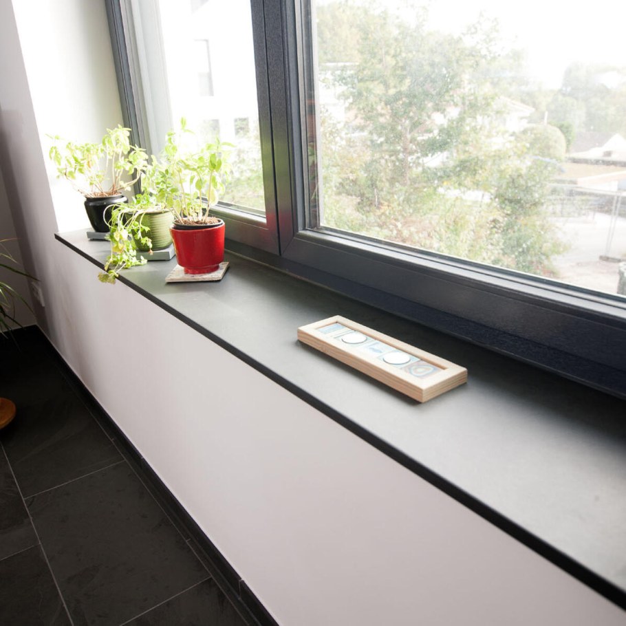 Подоконник Рехау