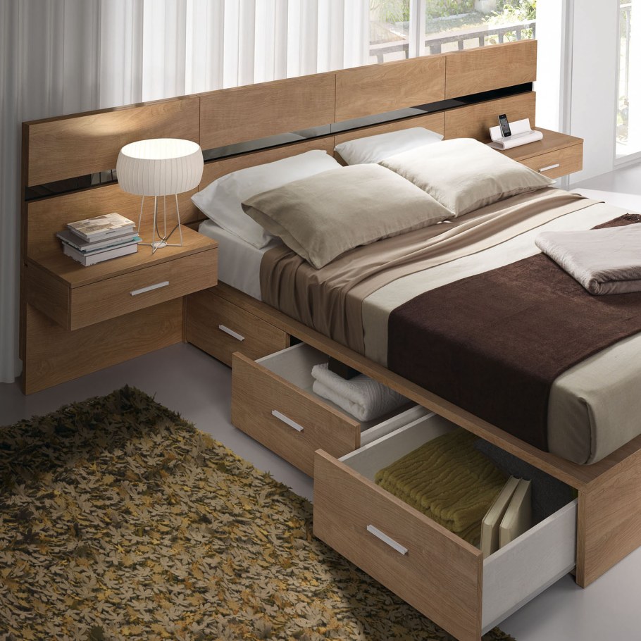 Кровать с вядвижными ящика