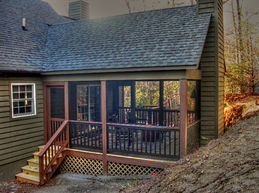 Дом с пристроенной верандой