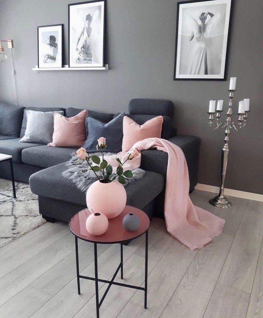 Интерьер гостиной в серо розовых тонах