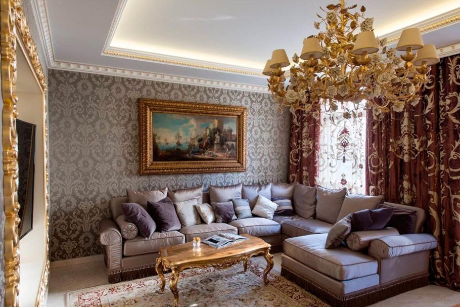 Декор на стену в гостиную в классическом стиле