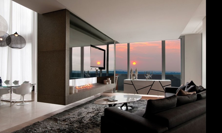 Интерьер с панорамными окнами