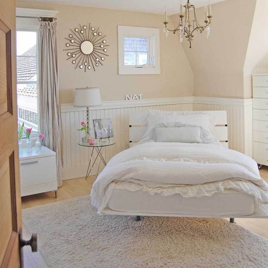 Спальня в пастельных тонах