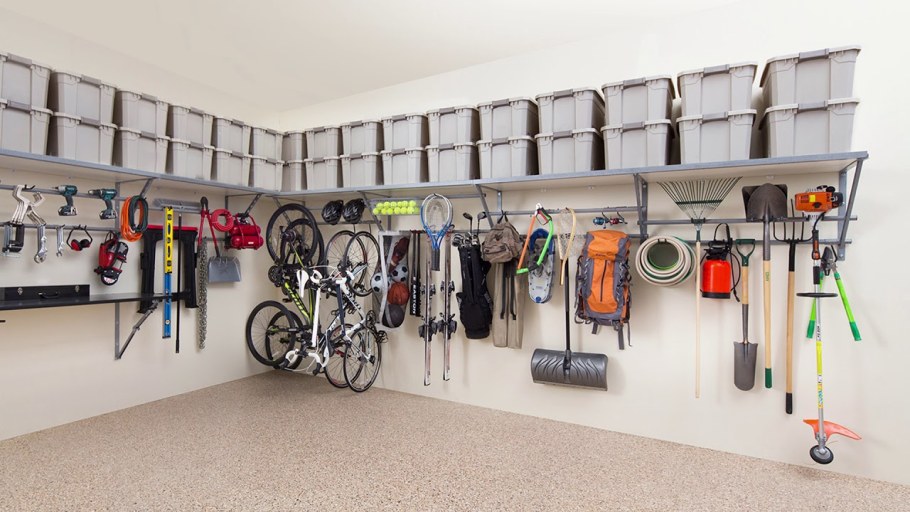 Подвесные полки в гараже