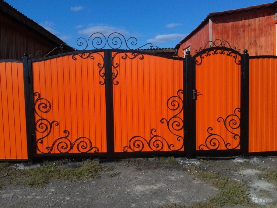 Ворота с ковкой