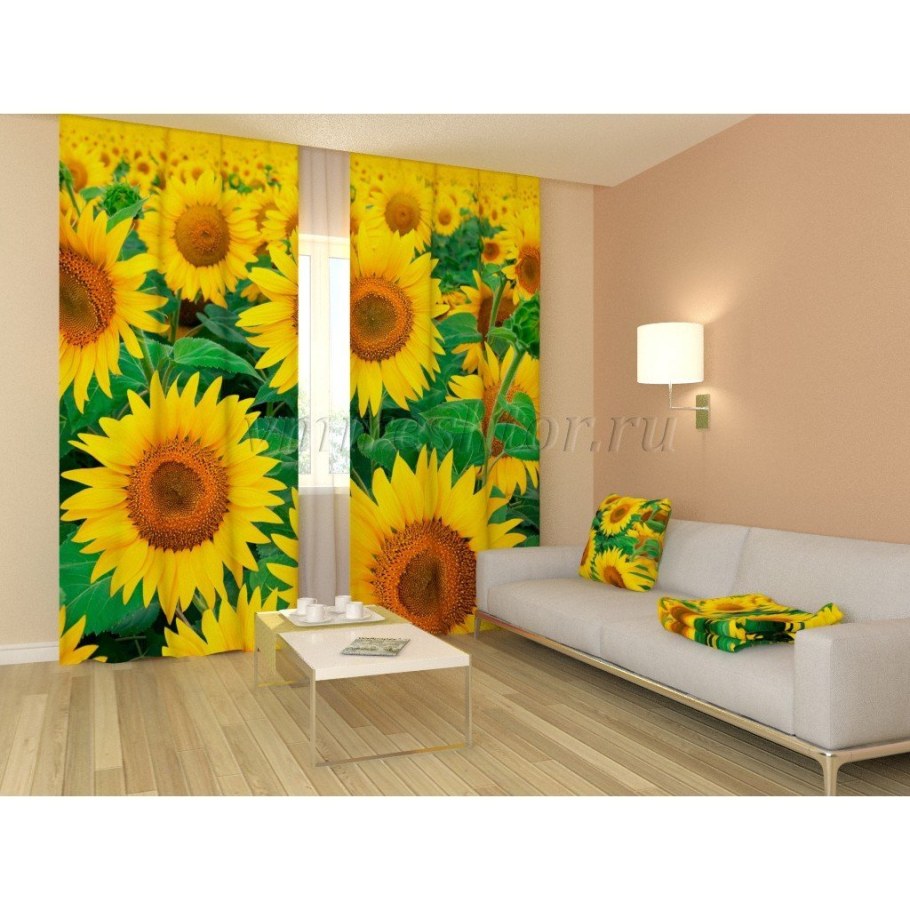 Подсолнухи на стене
