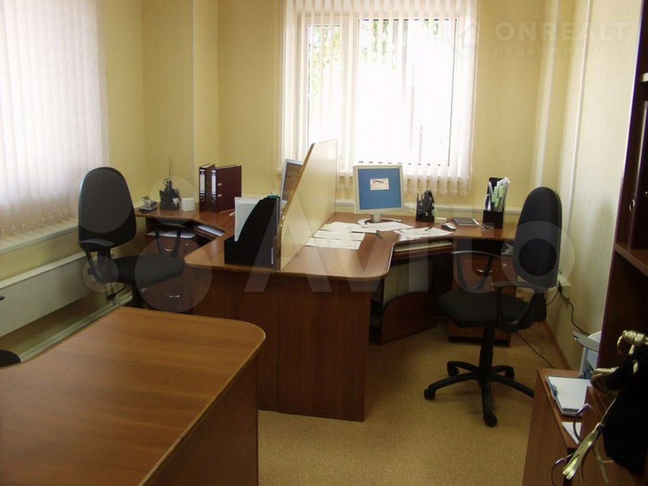 Расстановка мебели в небольшом офисе