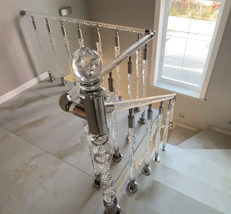 Балясины из акрила для лестниц