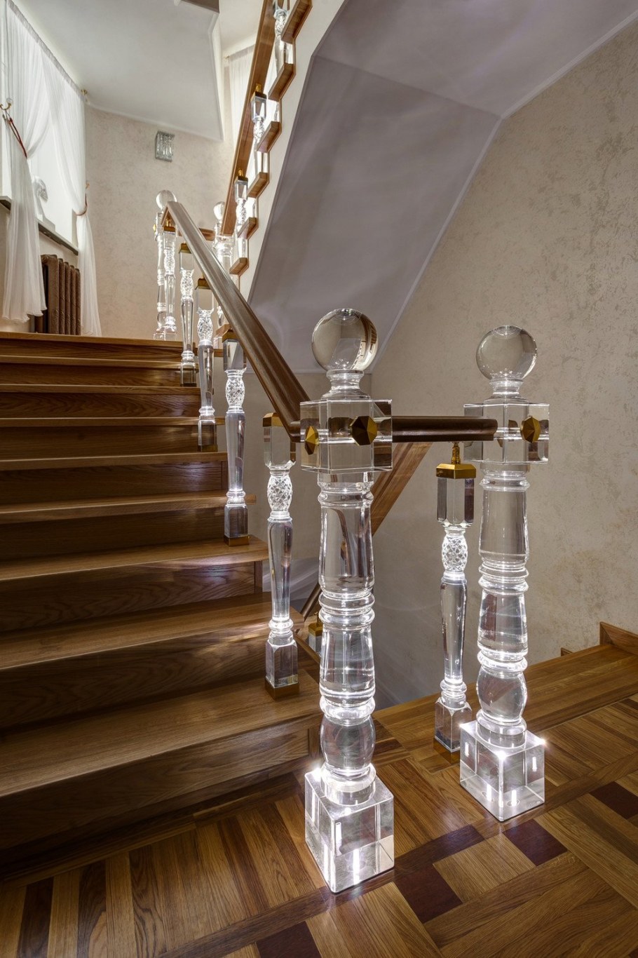 Балясины из акрила для лестниц