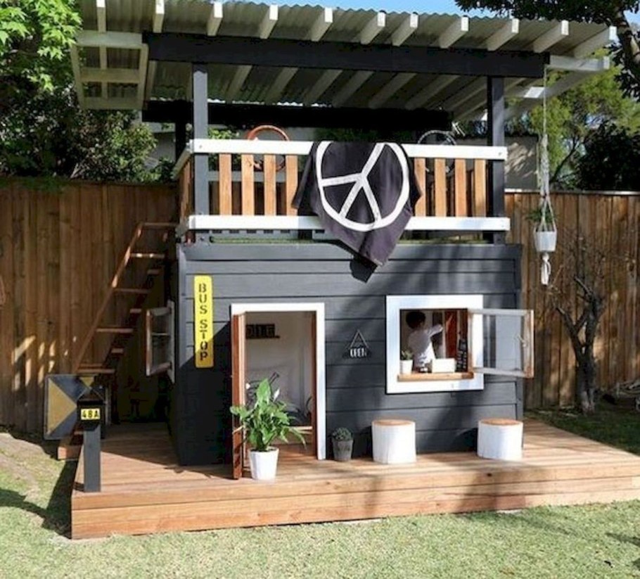 Домик на детскую площадку