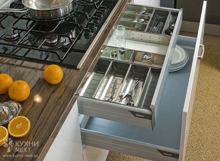 Выдвижной ящик для столовых приборов