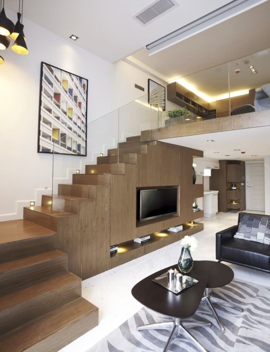 Гостиная с лестницей