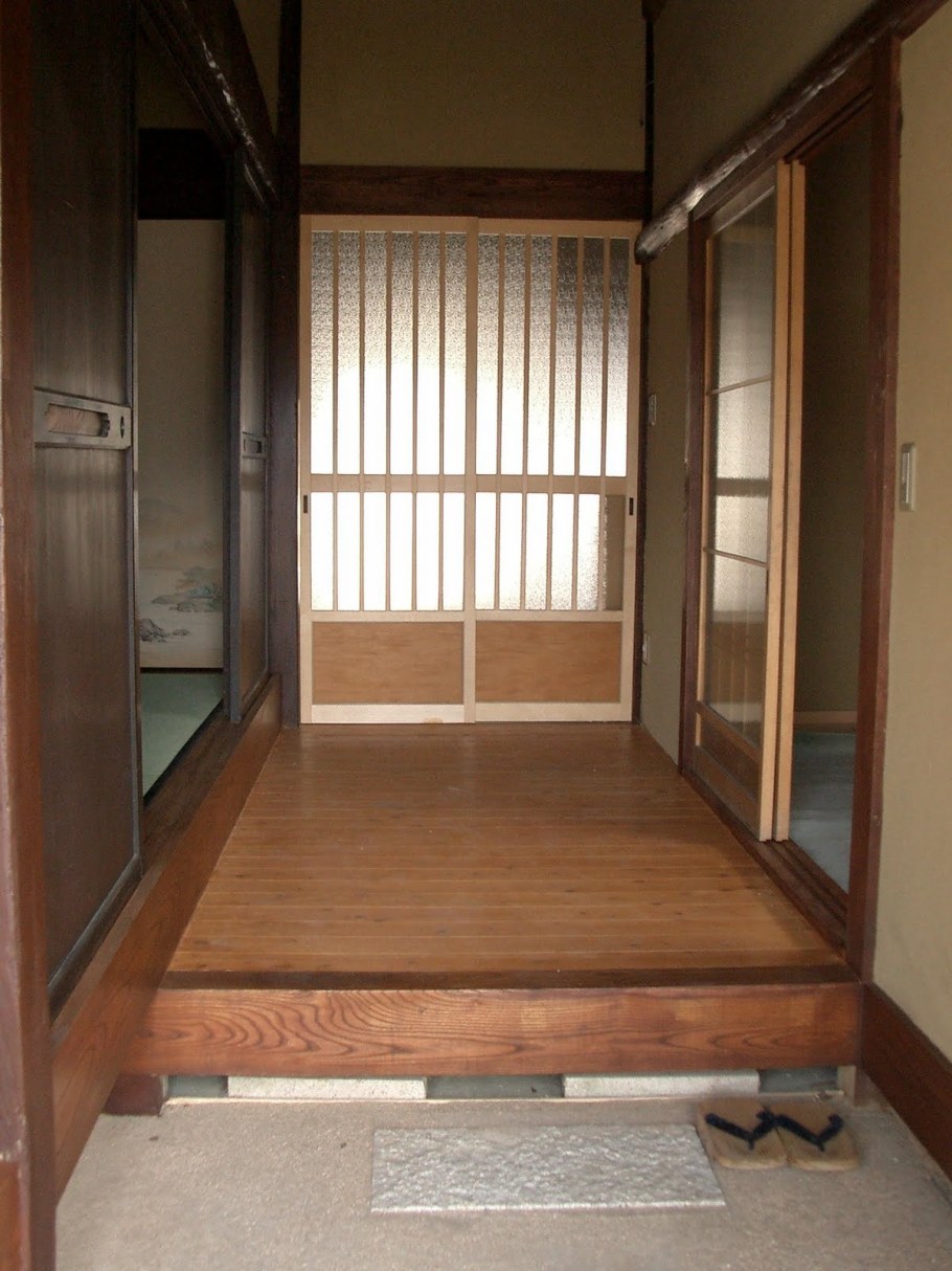 Прихожая в японском доме