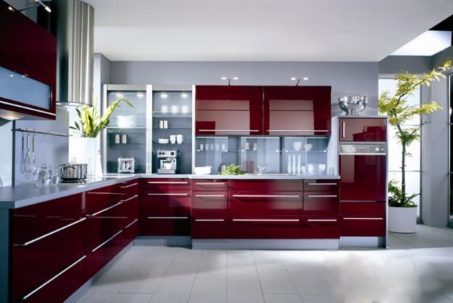 Бордовый цвет в интерьере кухни