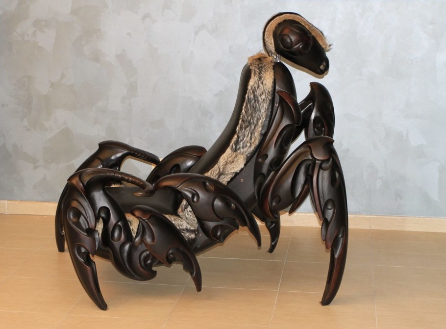 Кресло Скорпион из дерева