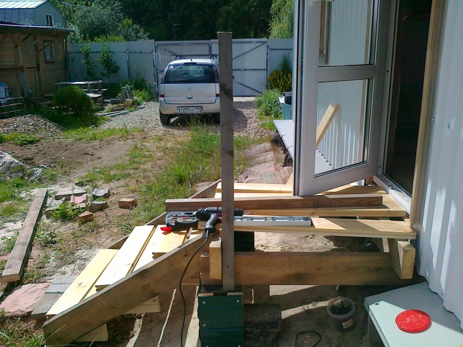 Пристрой крыльца к деревянному дому