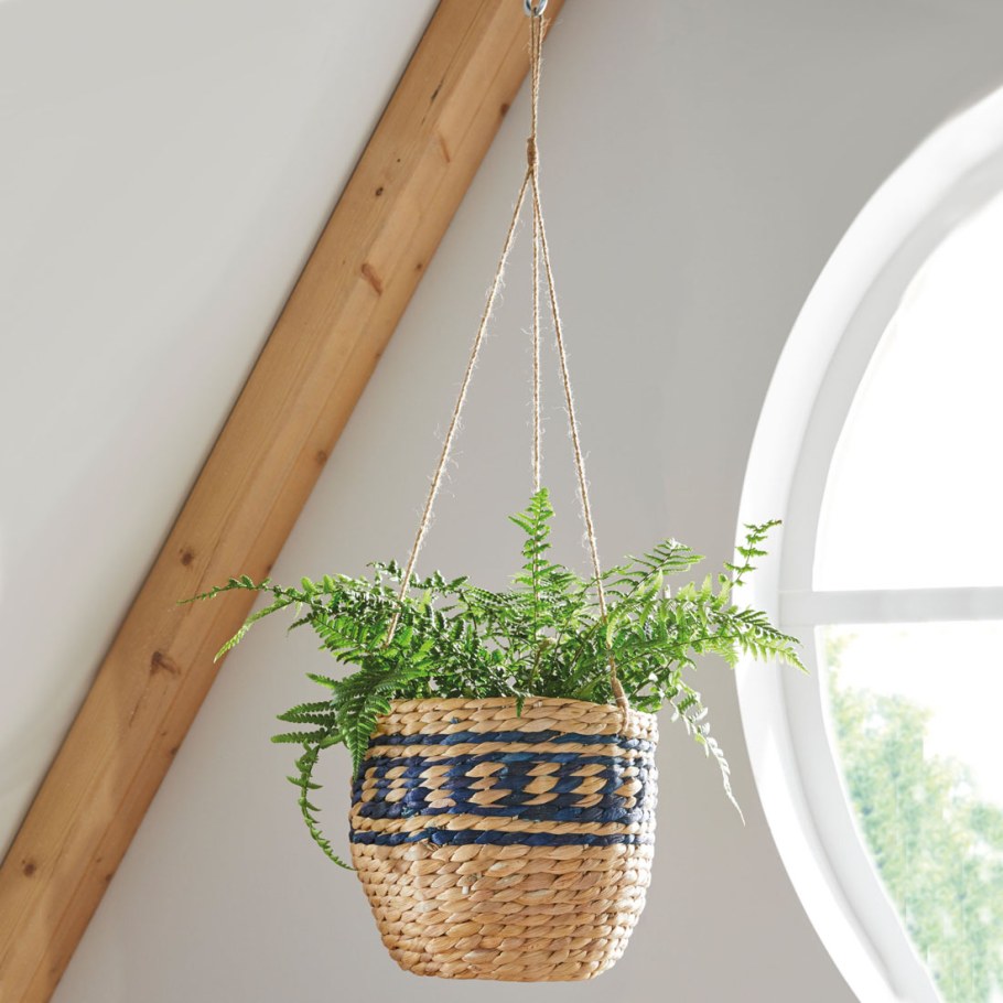 Подвесное кашпо для цветов