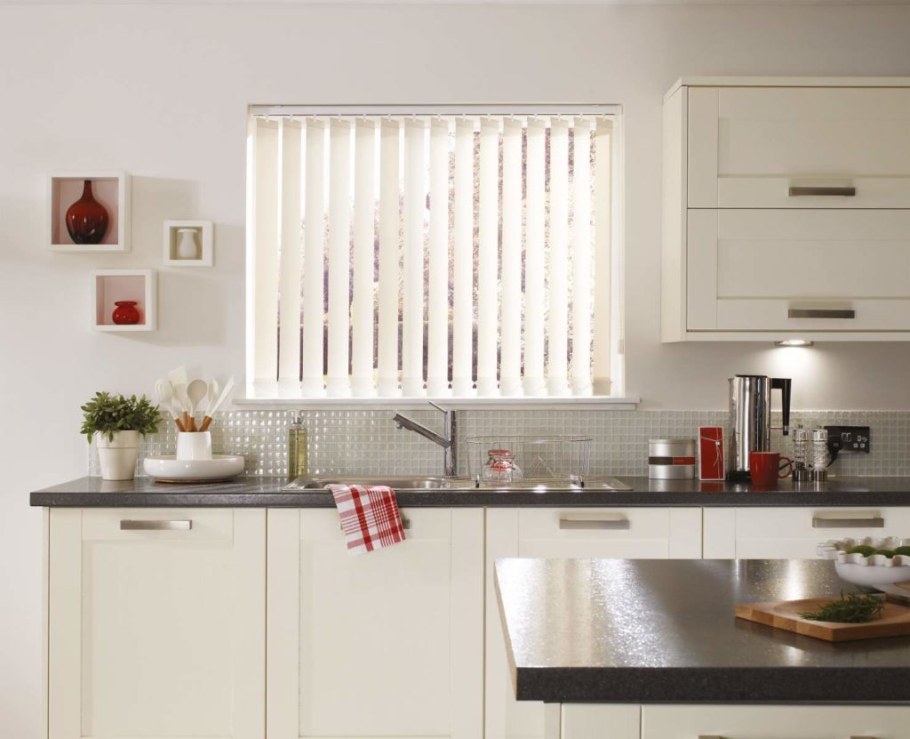 Маленькие кухни с жалюзи