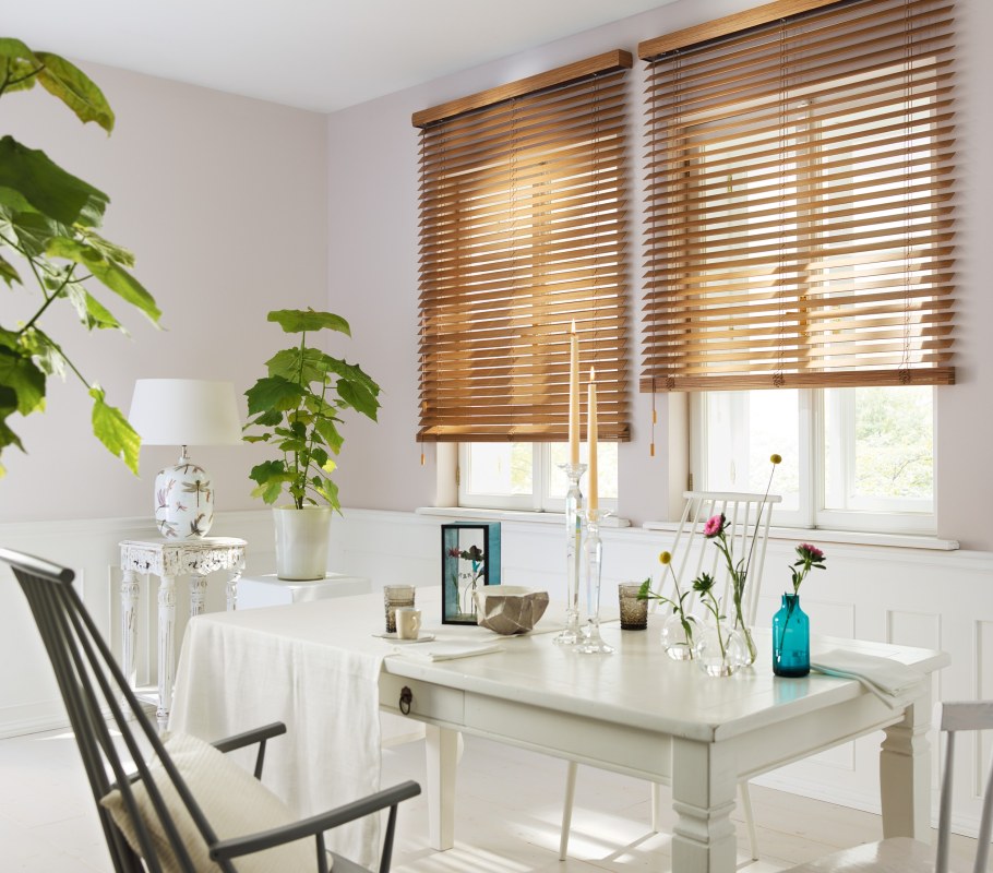 Жалюзи на окно в кухне