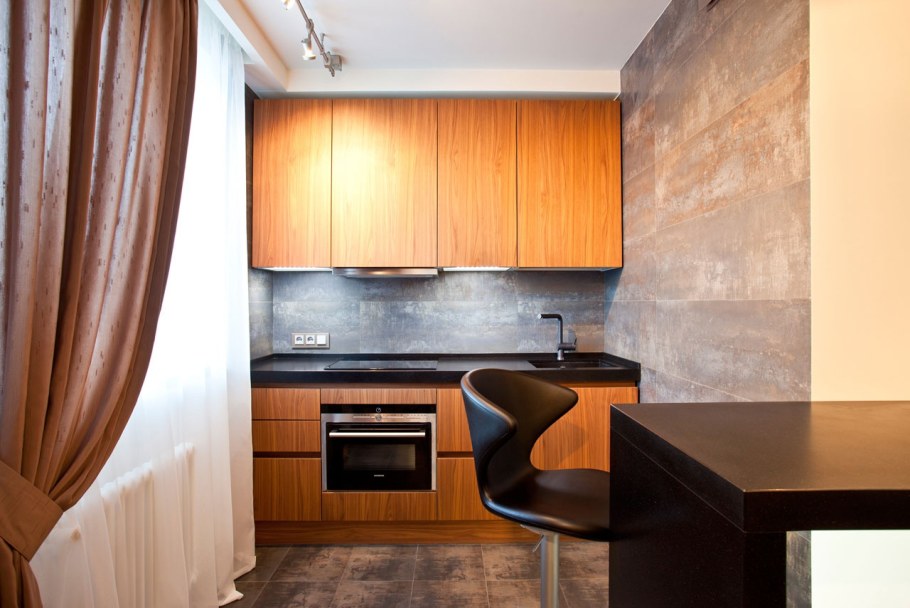 Ламинат на стене на кухне в хрущевке