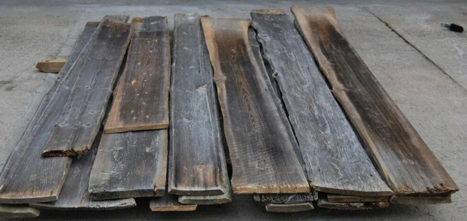 Доски старые необрезные