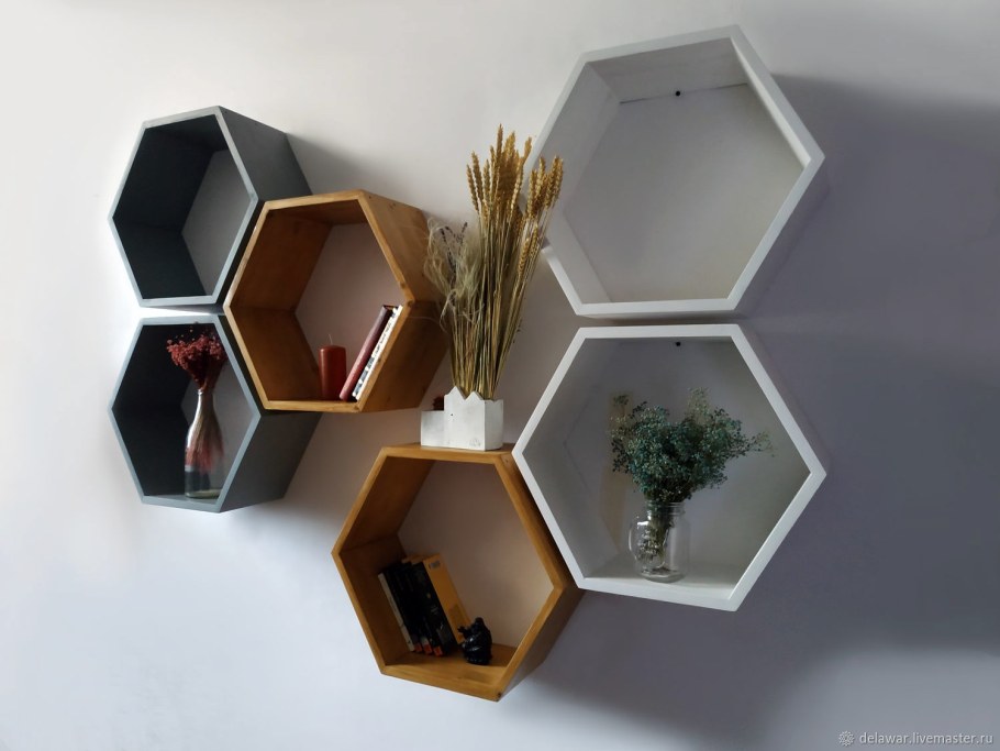 Полка деревянная шестигранная