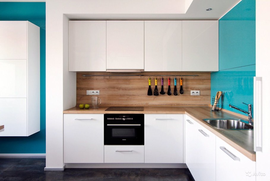 Кухня угловая белая