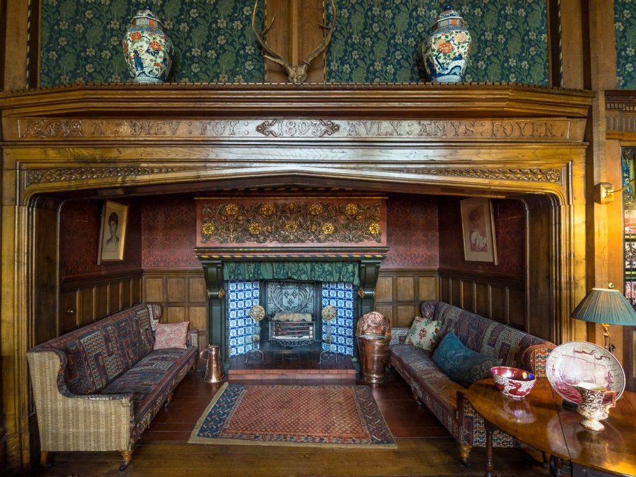 Красный дом Уильяма Морриса интерьер