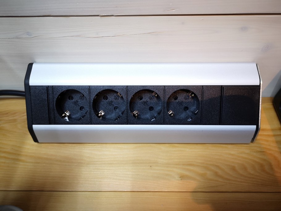 Блок розеток угловой 4 розетки AE-pbkt4s-80 (Schuko)