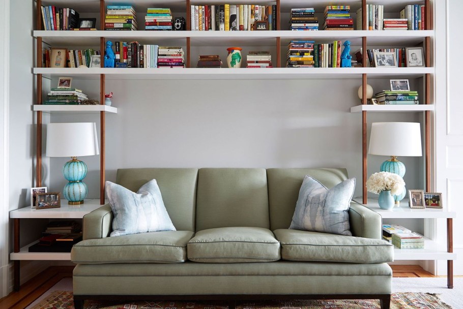 Полочки над диваном