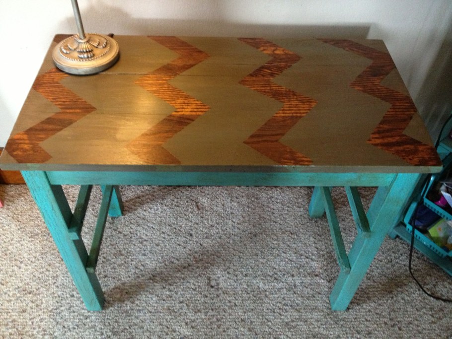 Преобразить старый стол