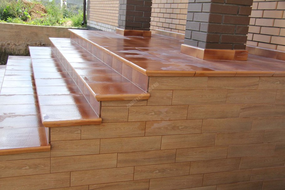 Отделка ступеней крыльца