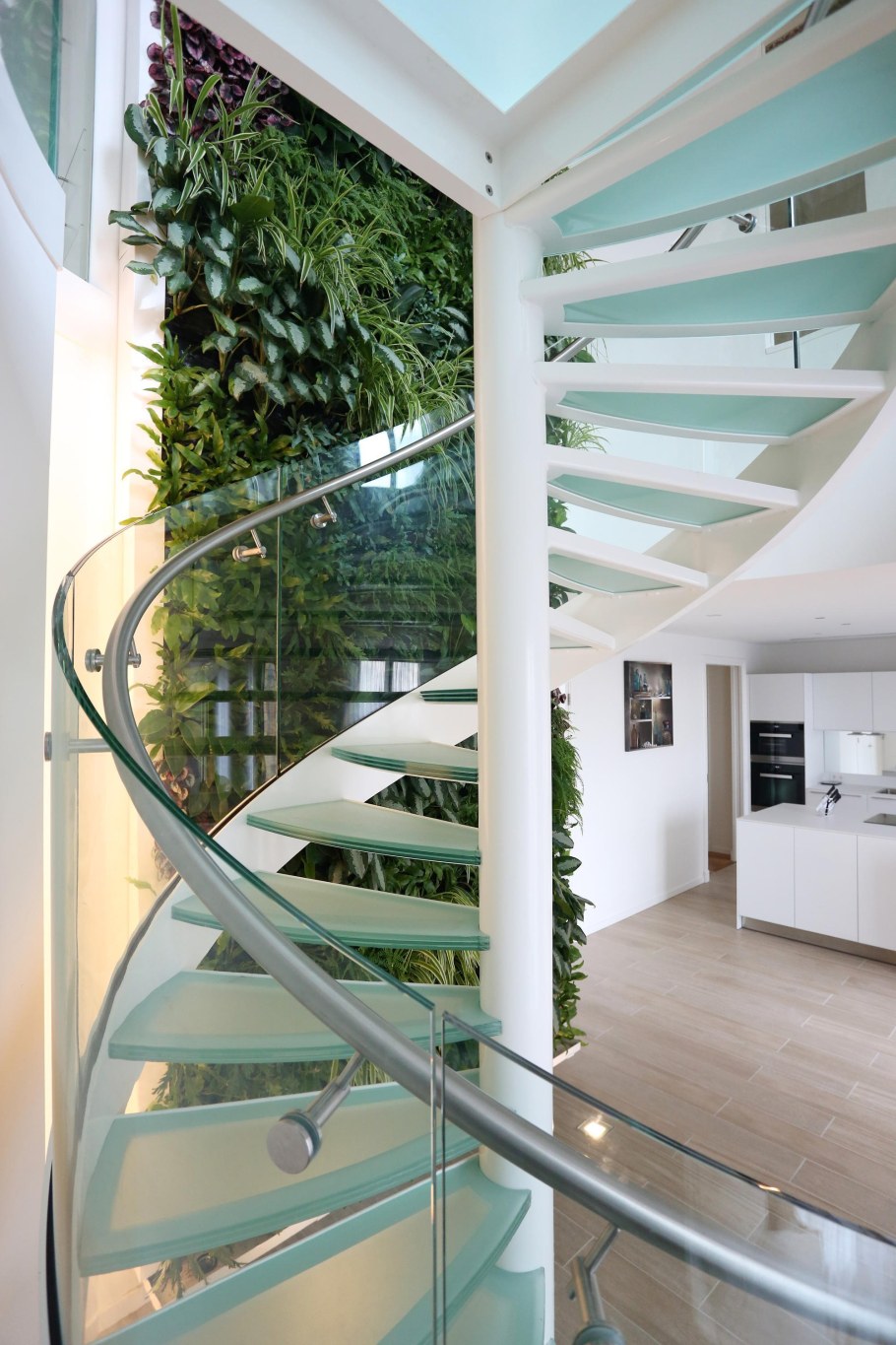 Стеклянная лестница