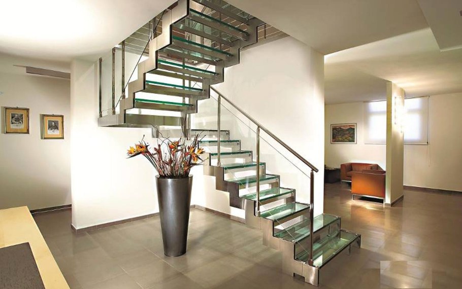 Металлическая лестница