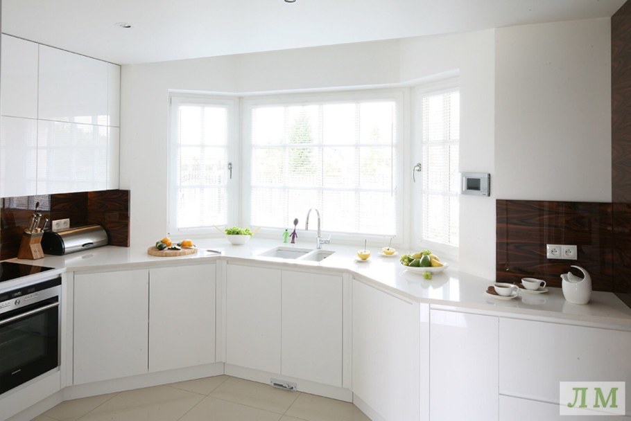 Белые кухни