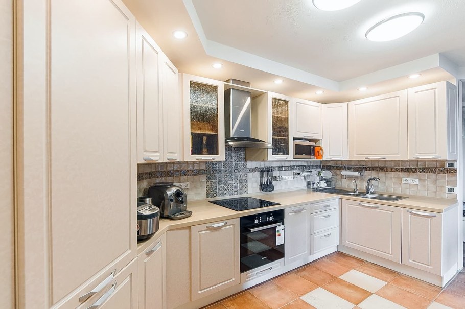 П образные кухни с выступом