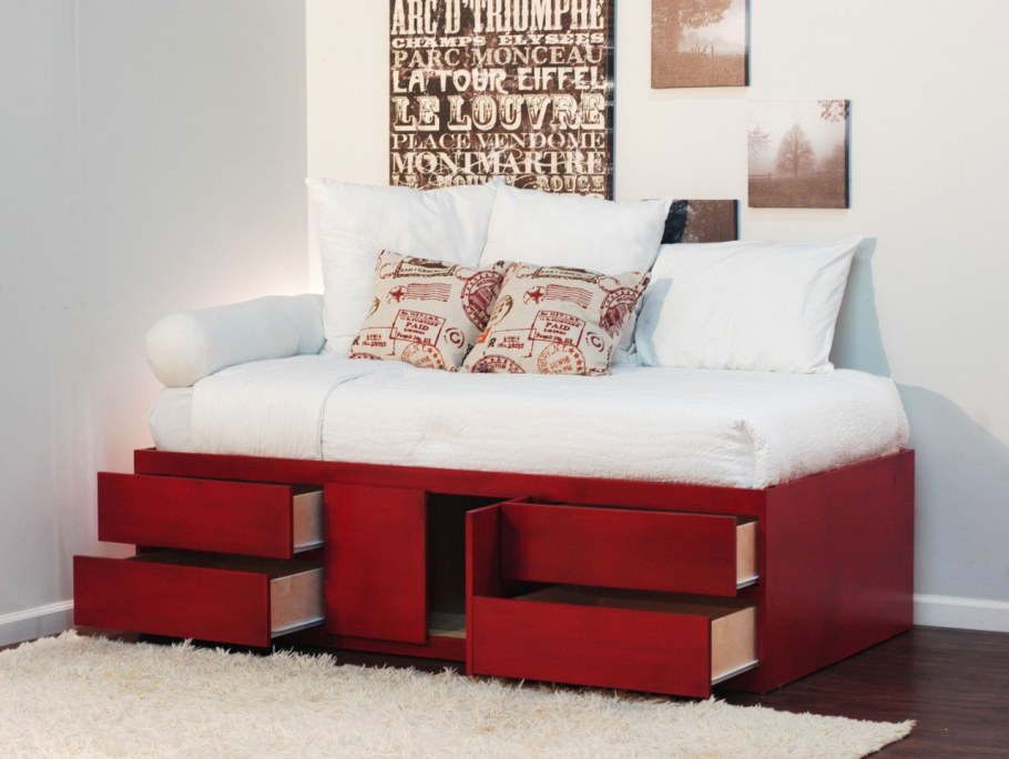 Диван кровать с выдвижными ящиками