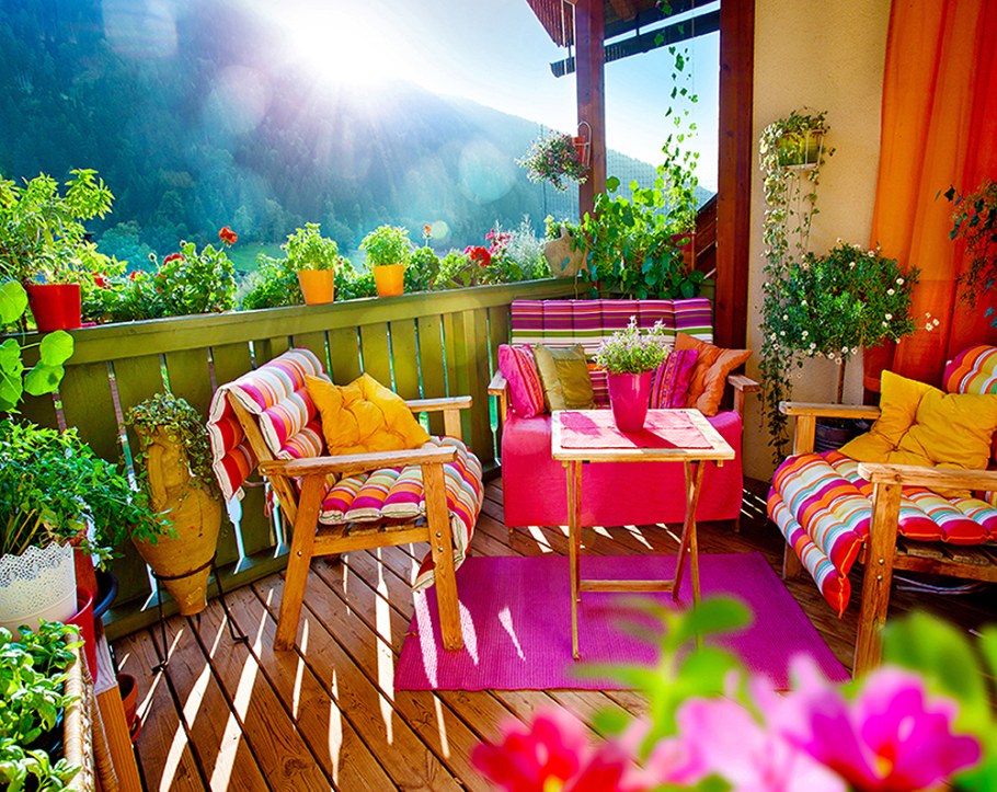 Веранда в саду