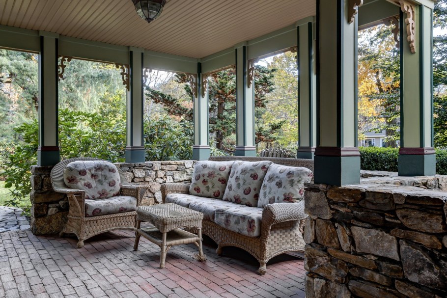 Терраса в классическом стиле