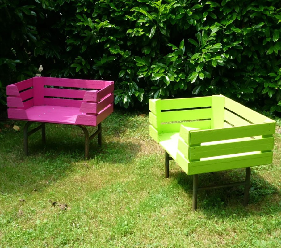 Скамейка в саду