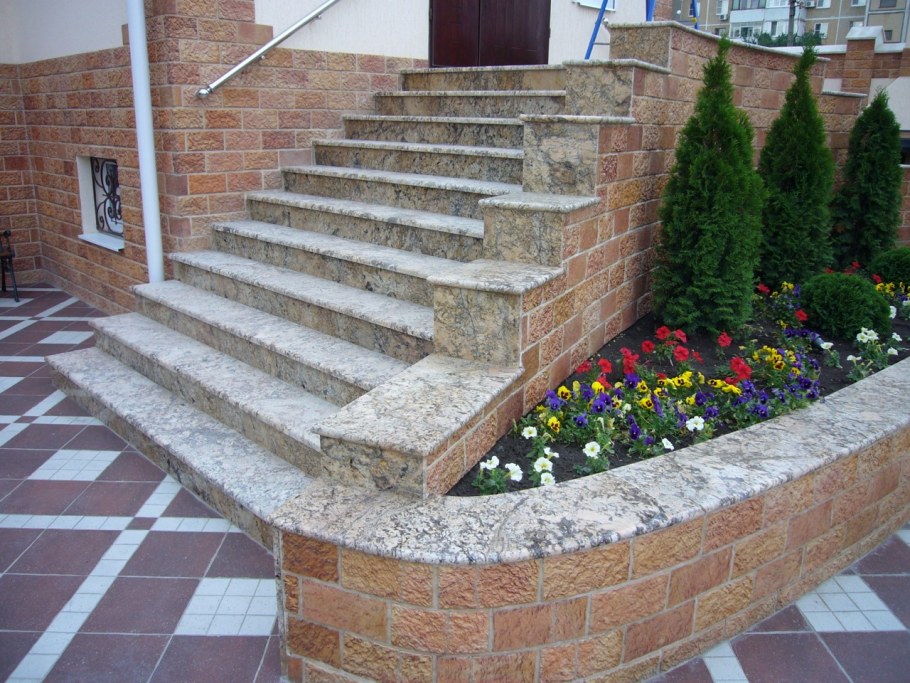 Отделка ступеней крыльца