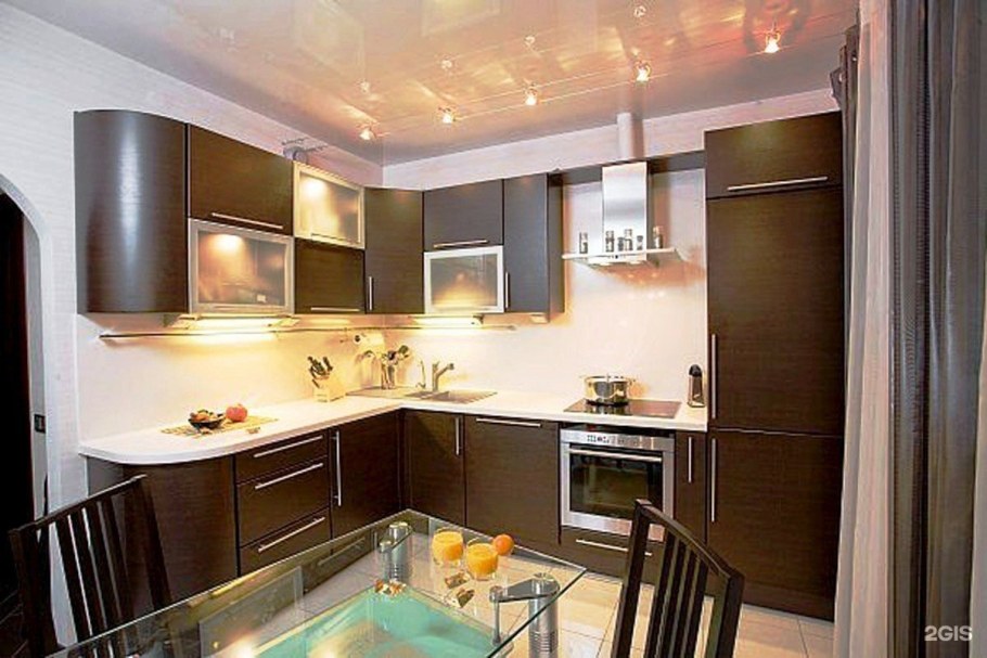 Кухня в коричнево-бежевых тонах