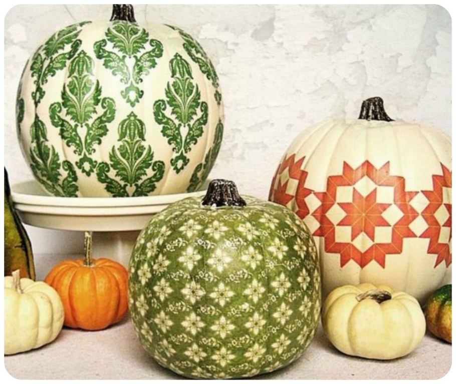 Декор с декоративными тыквами