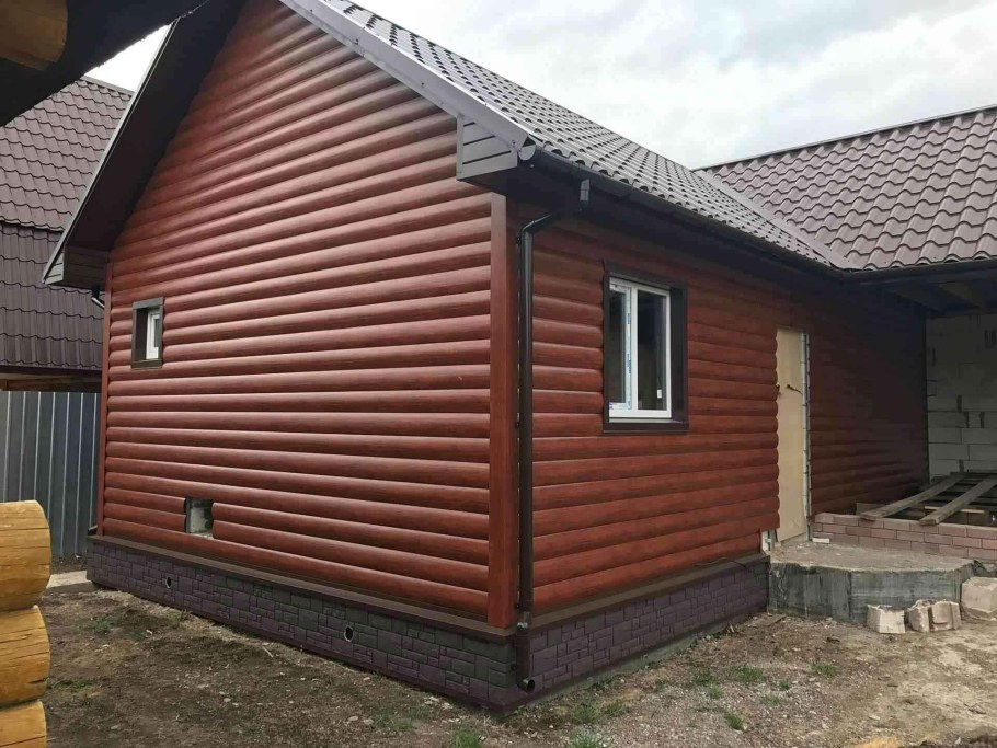 Обшивка бани металлосайдингом блок Хаус