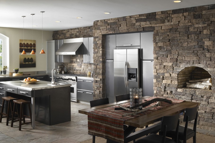 Камень в интерьере