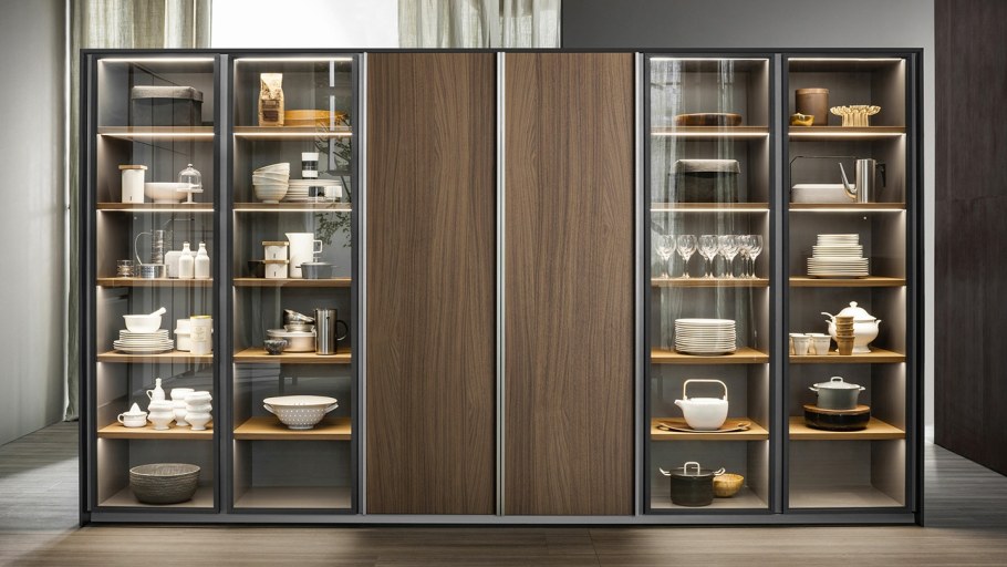 Современный шкаф для посуды