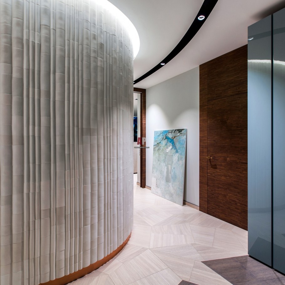 Декор полукруглой стены