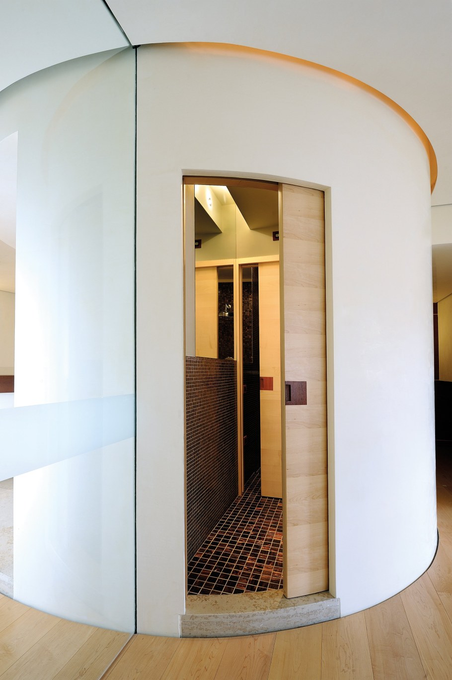 Полукруглые раздвижные двери