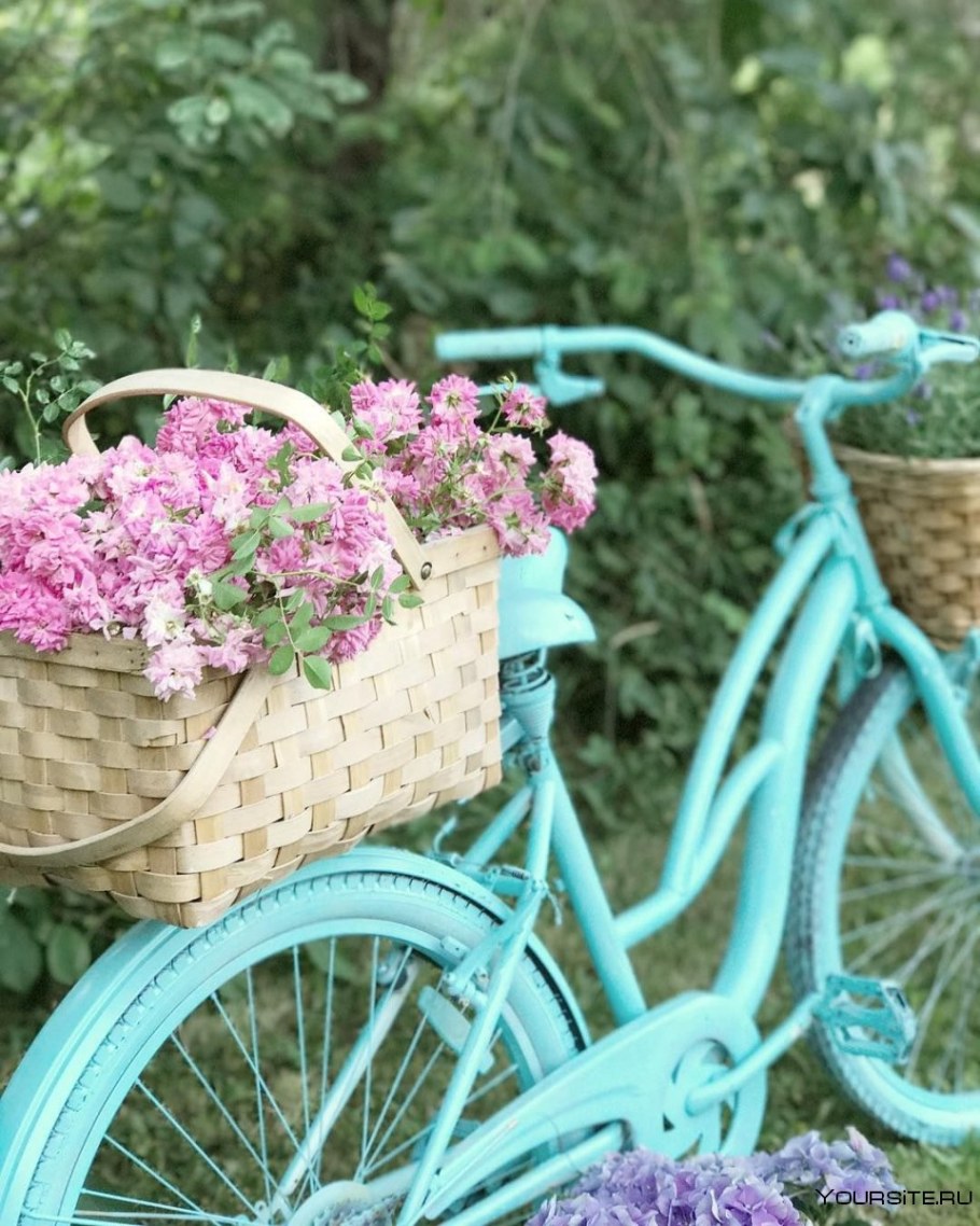Велосипед декоративный с цветами