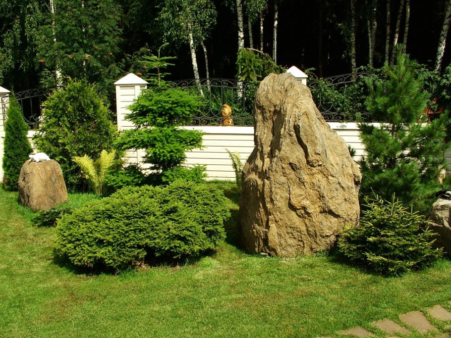 Камни в ландшафте